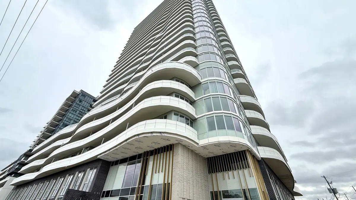 1010 Sandy Beach RD #2105, Pickering, ON L1W 3V9