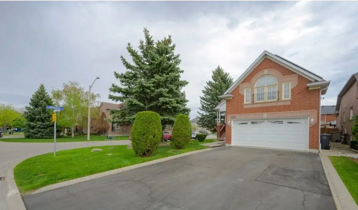 6121 Maplegate CIR #Bsmt, Mississauga, ON L5N 7B1