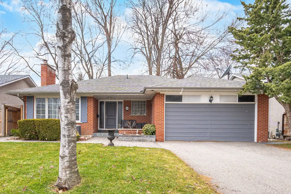 10 Boxwood RD, Toronto W08, ON M9C 2W5