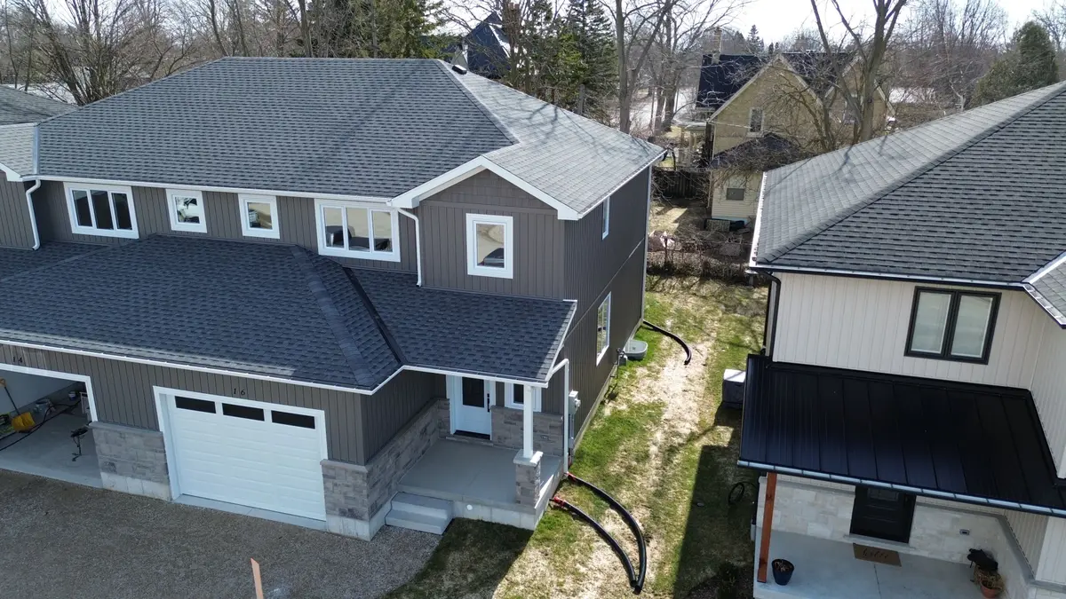 16 Roberts ST N, Huron East, ON N0G 1B0