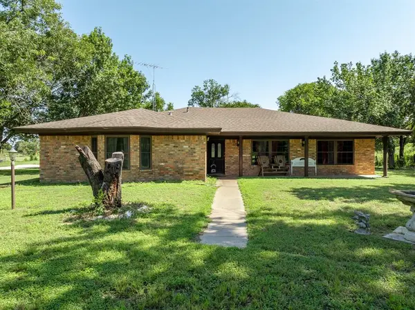 821 E Stegall Road, Robinson, TX 76706
