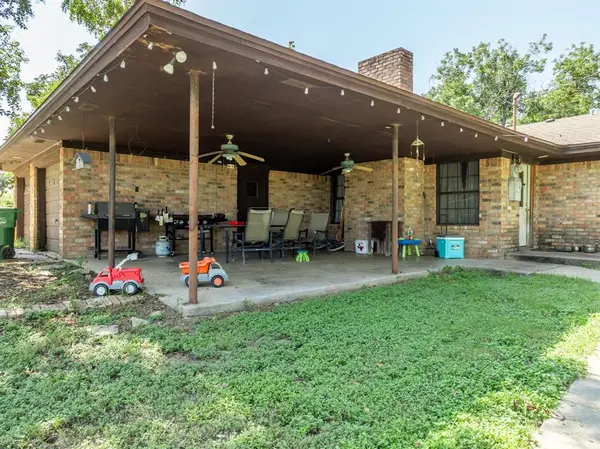 821 E Stegall Road, Robinson, TX 76706