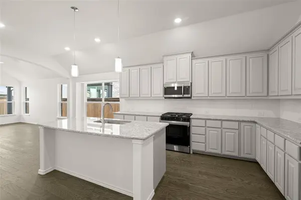 7745 Gatevine Avenue, Joshua, TX 76058