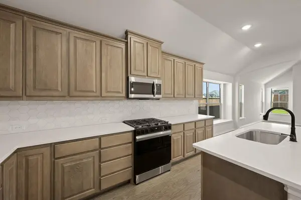 7712 Gatevine Avenue, Joshua, TX 76058