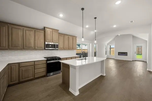 7712 Gatevine Avenue, Joshua, TX 76058