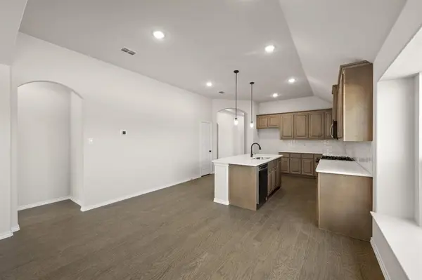 7712 Gatevine Avenue, Joshua, TX 76058