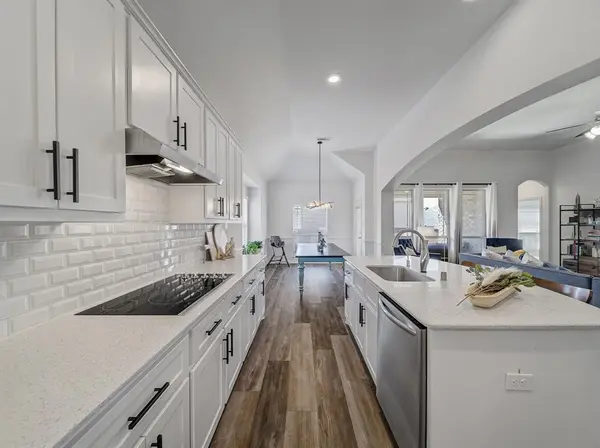 426 Brook Meadow Drive, Midlothian, TX 76065