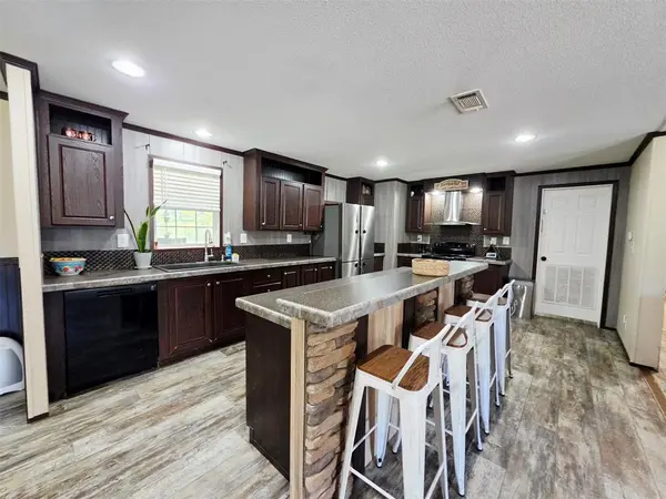 4193 Broken Bow, Lone Oak, TX 75453