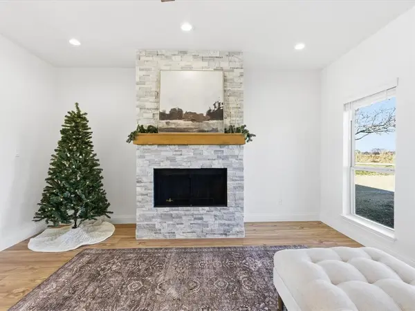 828 Old Tioga Road, Gunter, TX 75058