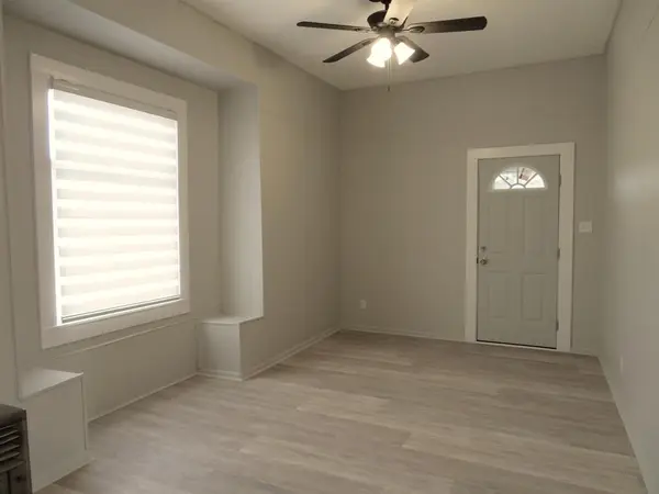 911 W Liveoak Street, Coleman, TX 76834