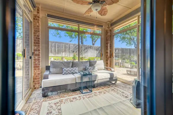 1129 Northlake Drive, Desoto, TX 75115