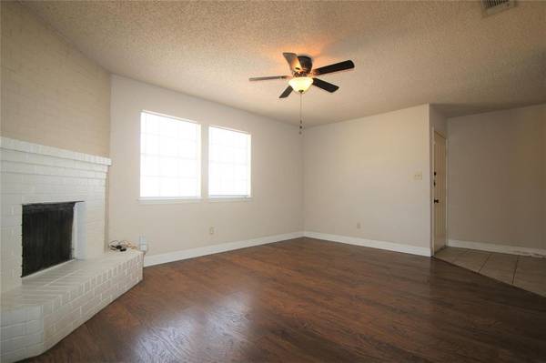 7204 NE Loop 820, North Richland Hills, TX 76180