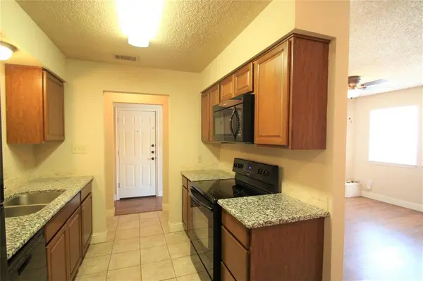 7204 NE Loop 820, North Richland Hills, TX 76180