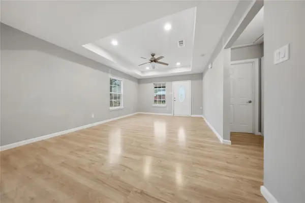 2350 W Cherry Street, Paris, TX 75460