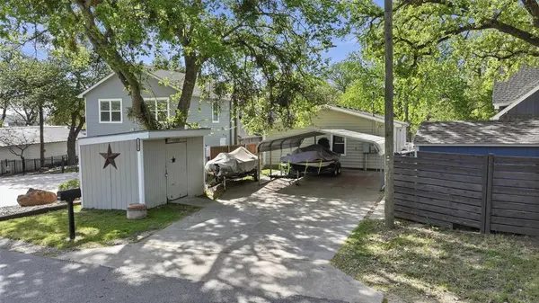 1105 E Lake Drive, Weatherford, TX 76087