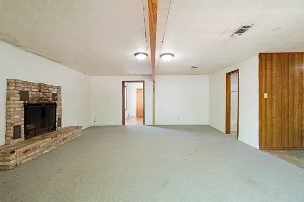 1363 Pine Bluff Street, Paris, TX 75460