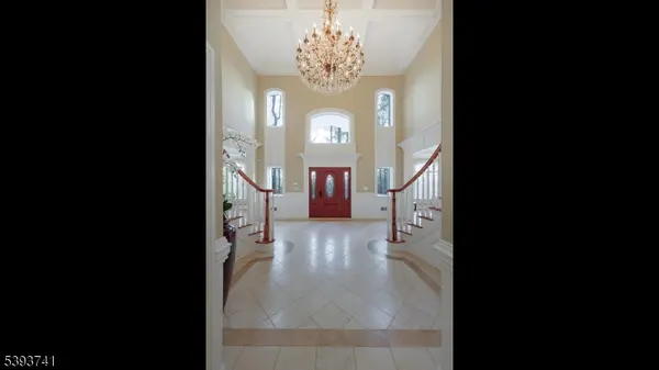 115 Old Somerset Rd, Watchung Boro, NJ 07069