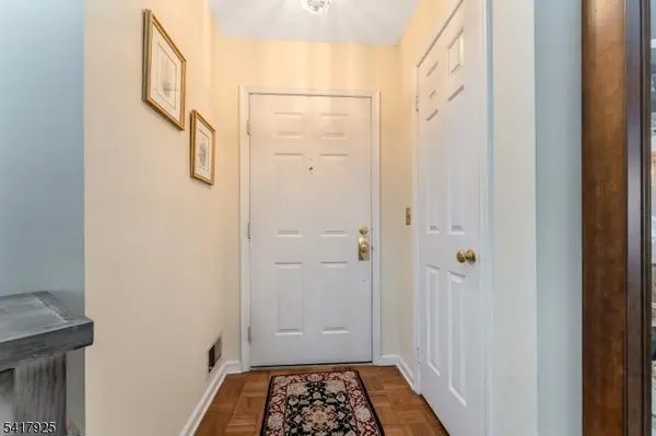 16 Westchester Ter, Clinton Twp., NJ 08801