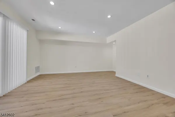 113 Heather Ct, Edison Twp., NJ 08820