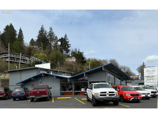 777 N BAYSHORE DR, Coos Bay, OR 97420