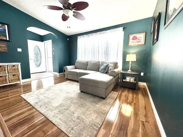 23 Keystone PL, Whitecourt, AB T7S 0B2