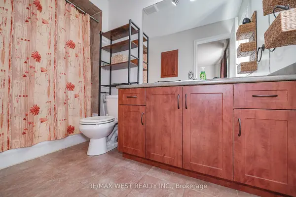 715 Grandview ST N #36, Oshawa, ON L1K 0N2