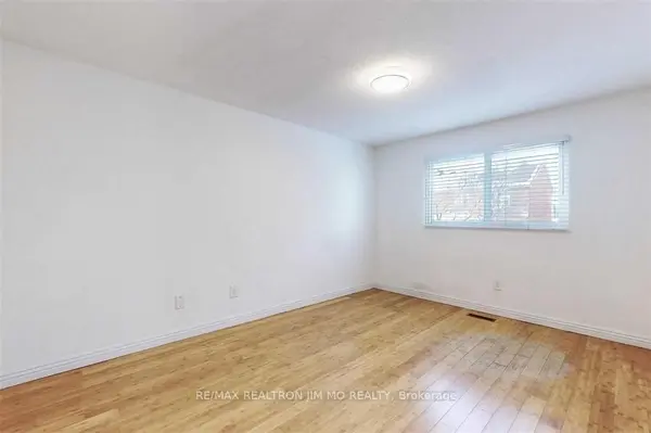 34 Ponymill DR, Toronto E07, ON M1V 2Y1