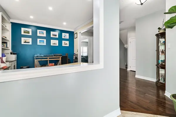 98 Glen Eagles DR, Clarington, ON L1E 3H8