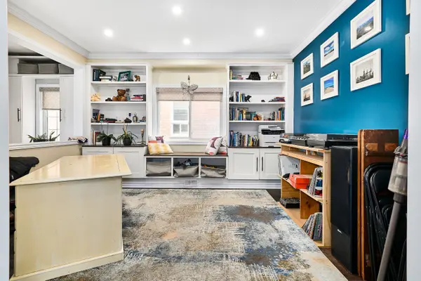 98 Glen Eagles DR, Clarington, ON L1E 3H8