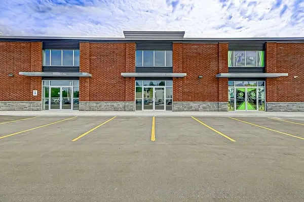 472 Taunton RD W #3, Oshawa, ON L1L 0N8