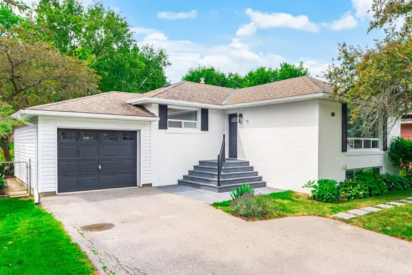 15 Kemano RD #MAIN FLOOR, Aurora, ON L4G 2Y2