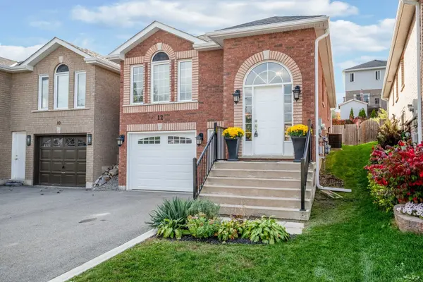 12 Smith ST, Bradford West Gwillimbury, ON L3Z 3C9