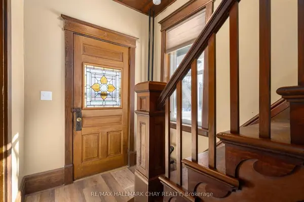 4514 Penetanguishene RD, Springwater, ON L0L 1V0