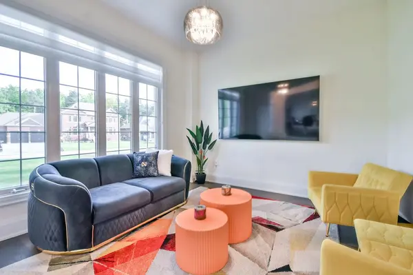 8 Forest Heights CT, Oro-medonte, ON L0L 2E0