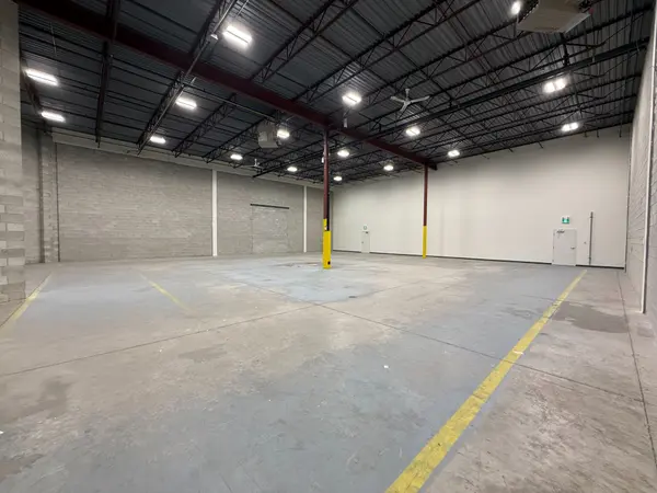 4090 Ridgeway DR #6-7, Mississauga, ON L5L 5X5