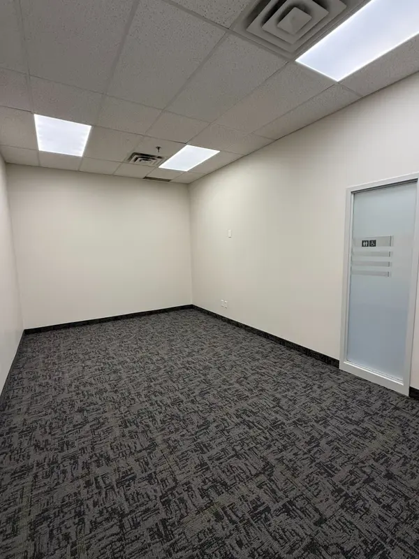 4090 Ridgeway DR #6-7, Mississauga, ON L5L 5X5