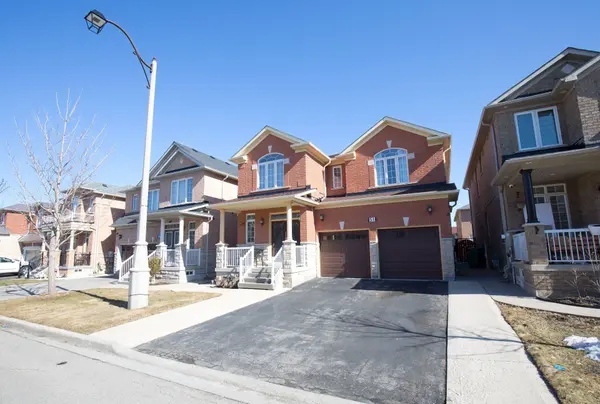 51 Cape Dorset CRES, Brampton, ON L6R 3K9