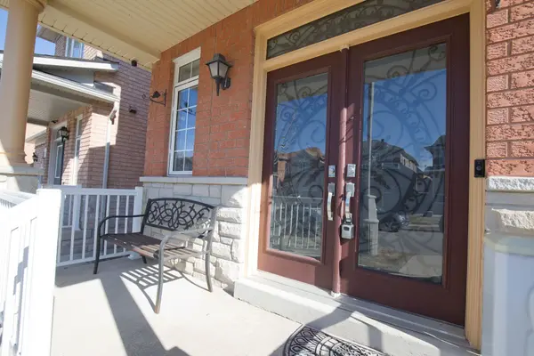 51 Cape Dorset CRES, Brampton, ON L6R 3K9