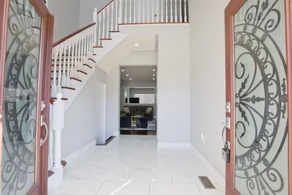 51 Cape Dorset CRES, Brampton, ON L6R 3K9