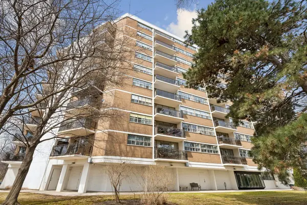 212 Kerr ST #207, Oakville, ON L6K 3B1