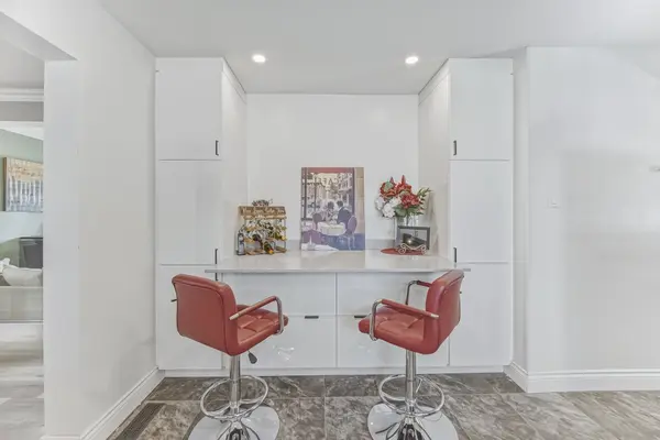 15 Braemar DR, Brampton, ON L6T 2L5