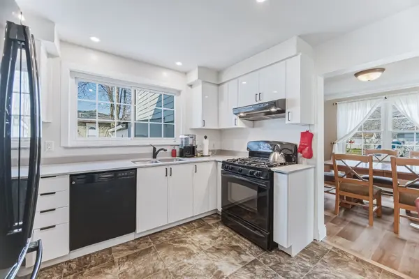 15 Braemar DR, Brampton, ON L6T 2L5