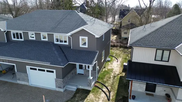 16 Roberts ST N, Huron East, ON N0G 1B0