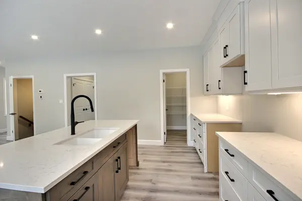 16 Roberts ST N, Huron East, ON N0G 1B0