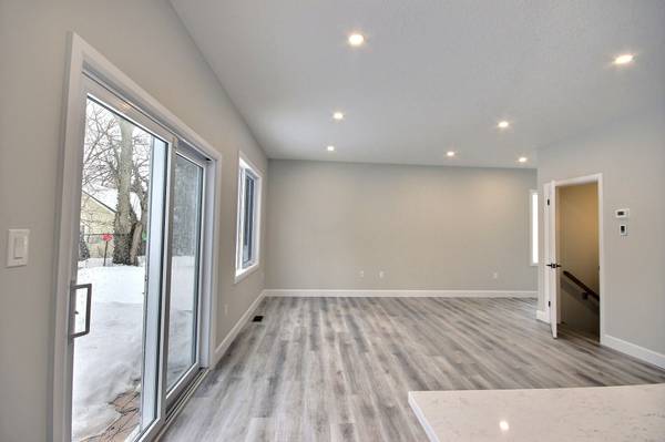 16 Roberts ST N, Huron East, ON N0G 1B0