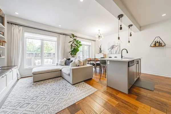 83 Southshore CRES, Hamilton, ON L8E 0J3