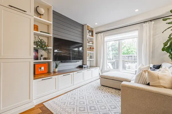 83 Southshore CRES, Hamilton, ON L8E 0J3