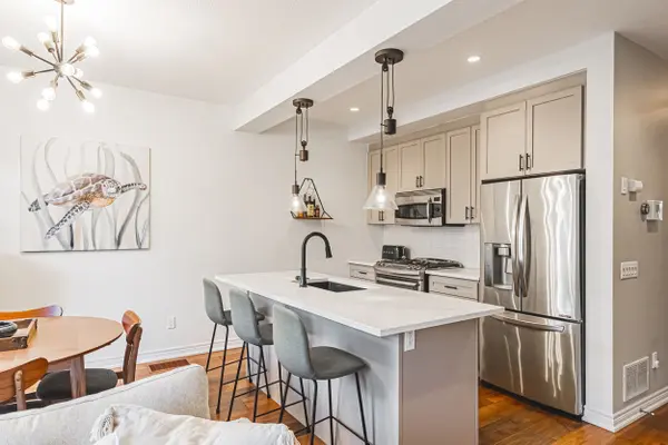 83 Southshore CRES, Hamilton, ON L8E 0J3