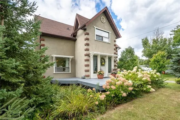 102 Harbard RD, Prince Edward County, ON K0K 1L0