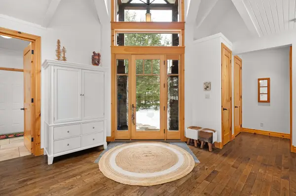 55 Clubhouse DR, Huntsville, ON P1H 1B1